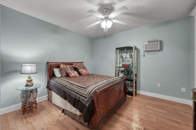 276 Walker Loop, Huntsville, TX 77340