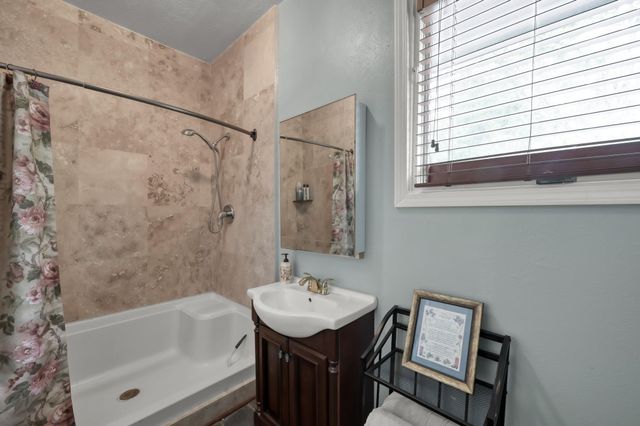 276 Walker Loop, Huntsville, TX 77340
