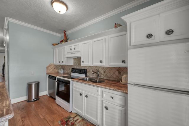 276 Walker Loop, Huntsville, TX 77340