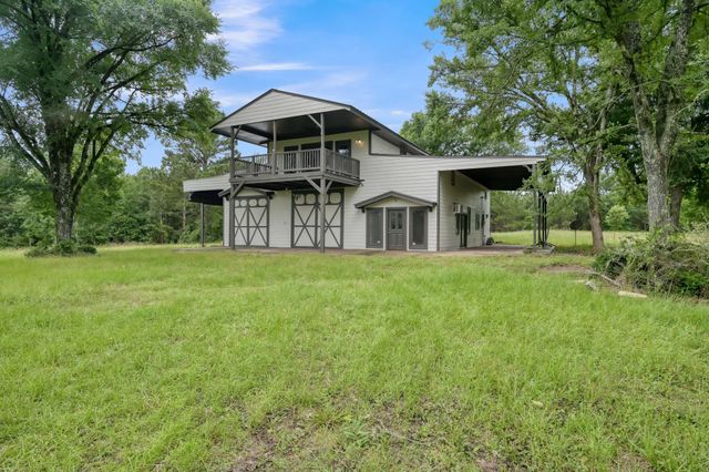 276 Walker Loop, Huntsville, TX 77340