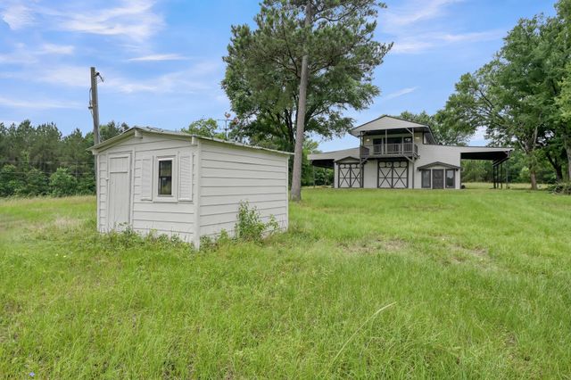 276 Walker Loop, Huntsville, TX 77340