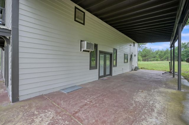 276 Walker Loop, Huntsville, TX 77340