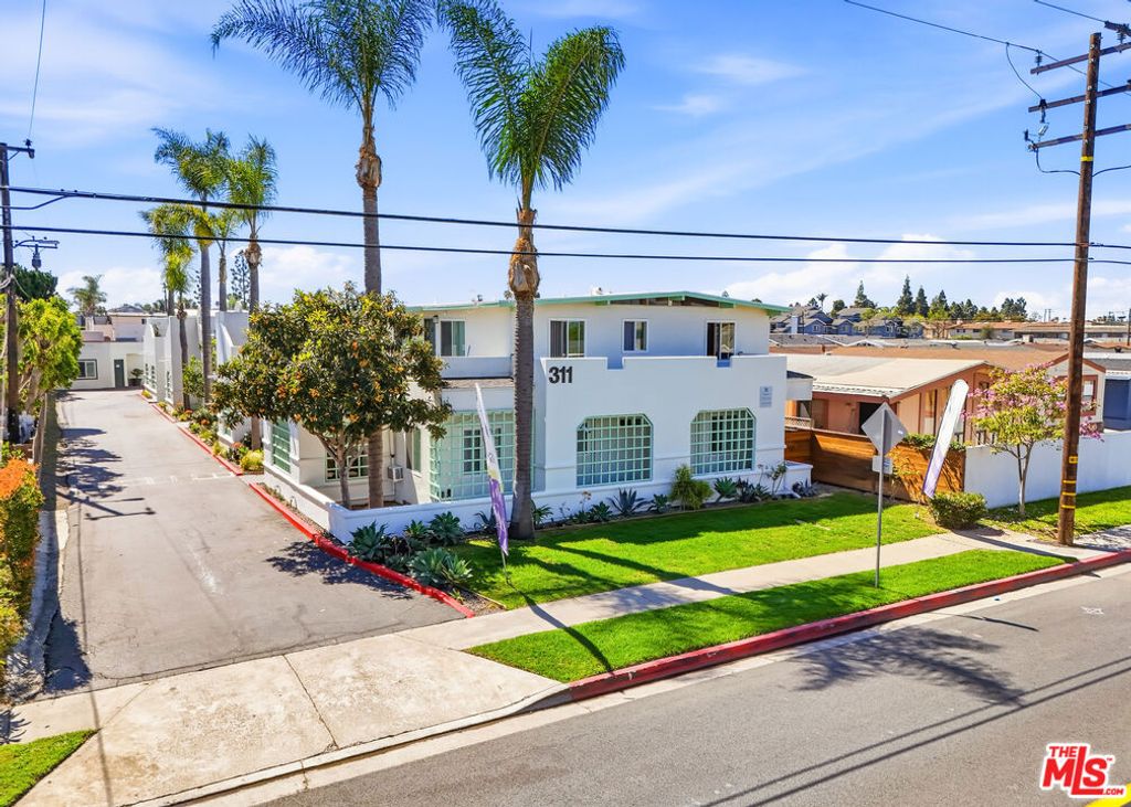 311 W Wilson Street, Costa Mesa, CA 92627