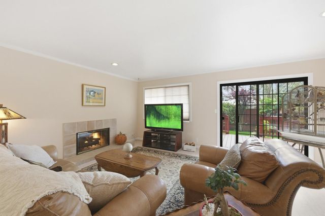 354 Vallejo Street, El Granada, CA 94018