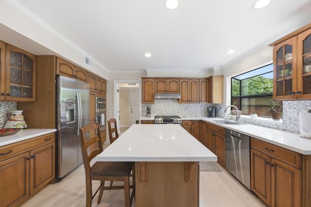 354 Vallejo Street, El Granada, CA 94018