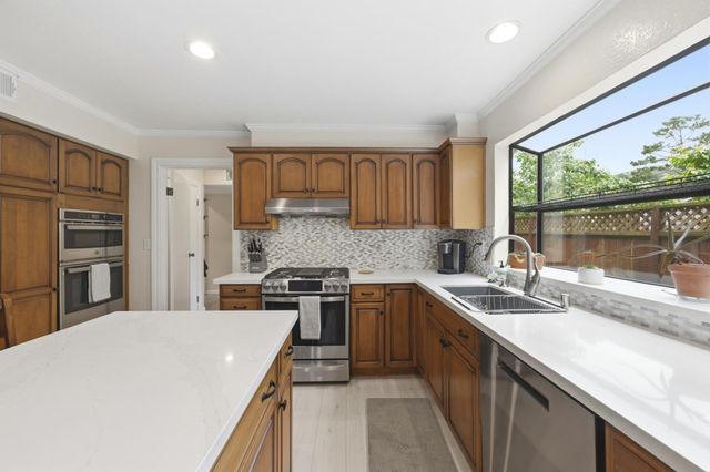 354 Vallejo Street, El Granada, CA 94018