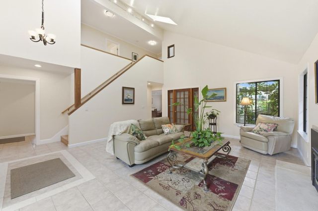 354 Vallejo Street, El Granada, CA 94018