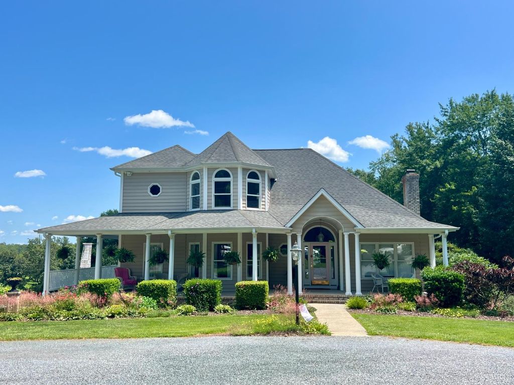 216 Burford Farm Road, Monroe, VA 24574