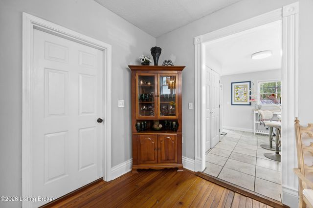 3759 Southern Pkwy, Louisville, KY 40214