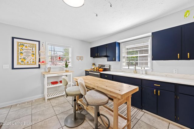 3759 Southern Pkwy, Louisville, KY 40214