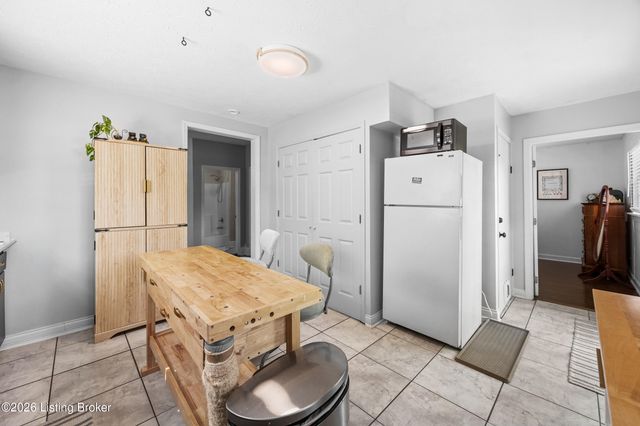 3759 Southern Pkwy, Louisville, KY 40214