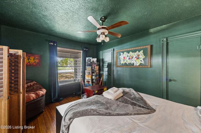 3759 Southern Pkwy, Louisville, KY 40214