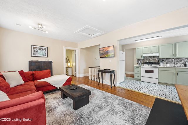 3759 Southern Pkwy, Louisville, KY 40214