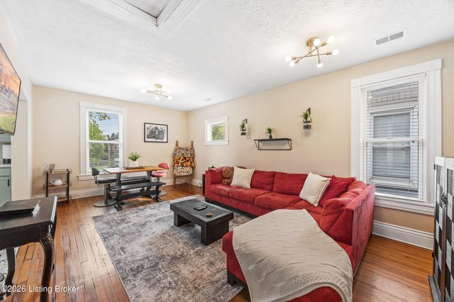 3759 Southern Pkwy, Louisville, KY 40214