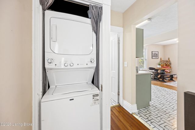 3759 Southern Pkwy, Louisville, KY 40214