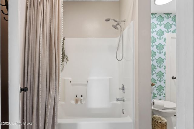 3759 Southern Pkwy, Louisville, KY 40214