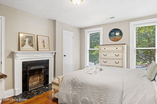 3759 Southern Pkwy, Louisville, KY 40214