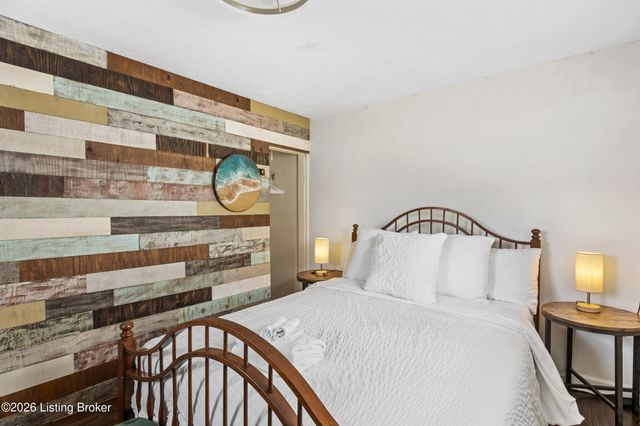 3759 Southern Pkwy, Louisville, KY 40214