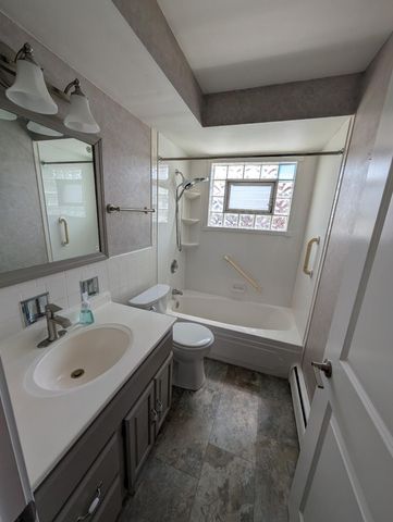 4752 W 101st Street 8B, Oak Lawn, IL 60453