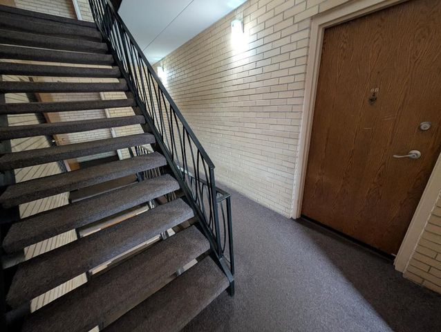 4752 W 101st Street 8B, Oak Lawn, IL 60453