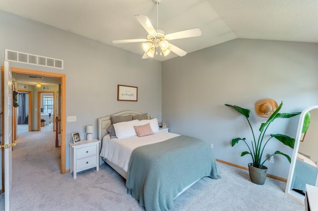 1586 Woodlynn Avenue 2, Maplewood, MN 55109