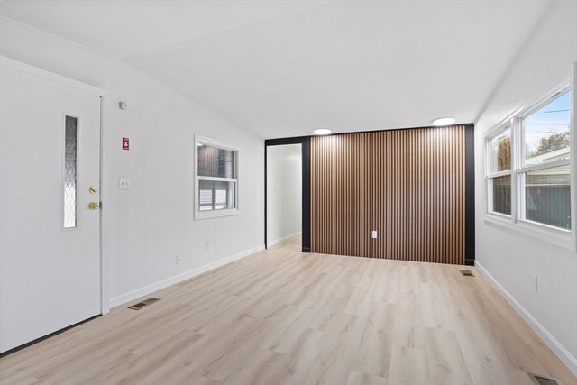 557 Southwest Cutoff 35, Worcester, MA 01607