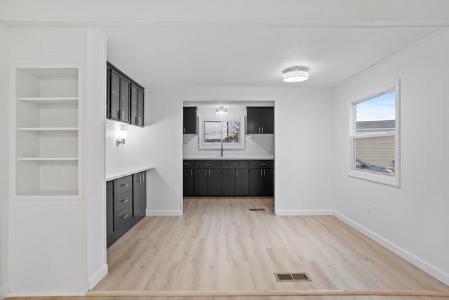 557 Southwest Cutoff 35, Worcester, MA 01607