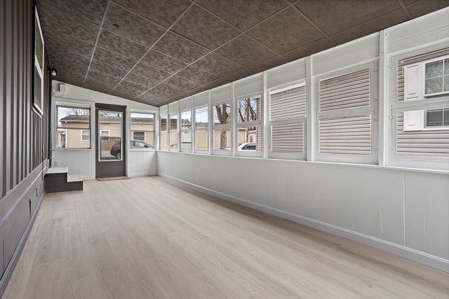 557 Southwest Cutoff 35, Worcester, MA 01607