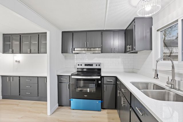 557 Southwest Cutoff 35, Worcester, MA 01607