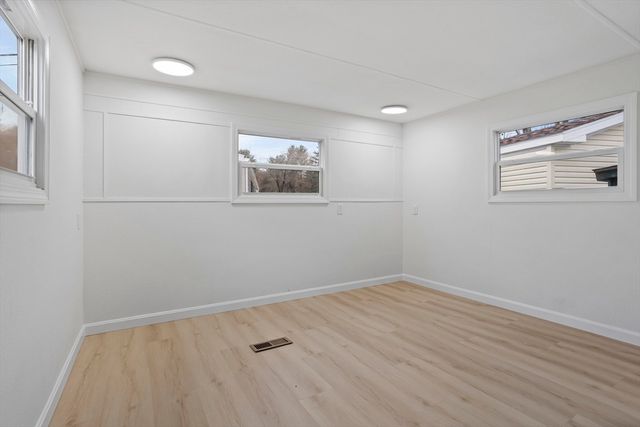 557 Southwest Cutoff 35, Worcester, MA 01607