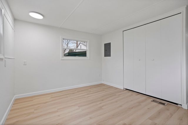 557 Southwest Cutoff 35, Worcester, MA 01607