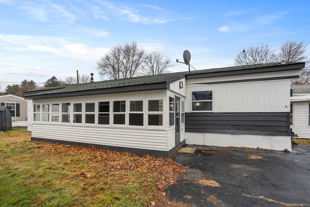 557 Southwest Cutoff 35, Worcester, MA 01607