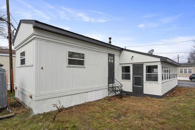 557 Southwest Cutoff 35, Worcester, MA 01607