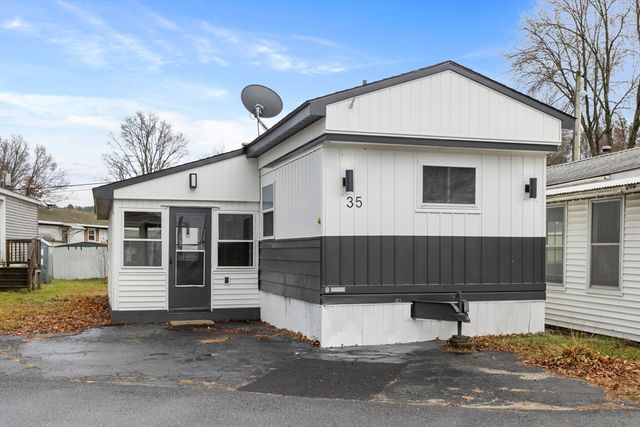 557 Southwest Cutoff 35, Worcester, MA 01607