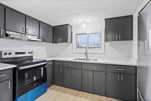 557 Southwest Cutoff 35, Worcester, MA 01607