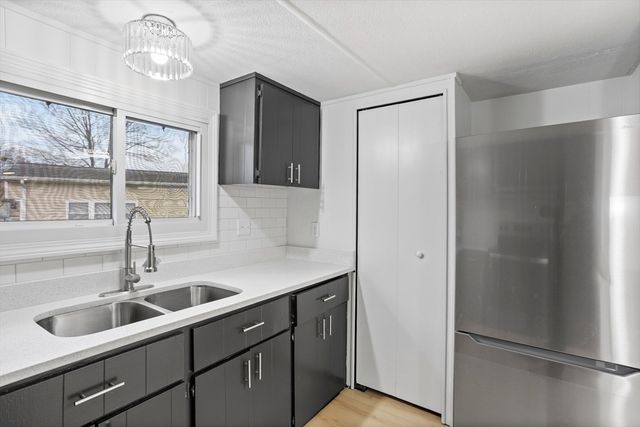 557 Southwest Cutoff 35, Worcester, MA 01607