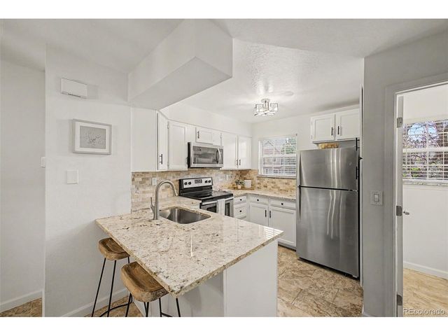 8066 S Columbine Ct, Centennial, CO 80122