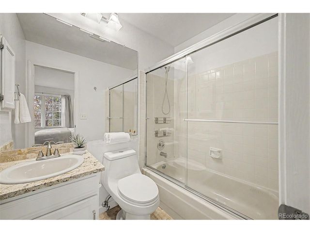 8066 S Columbine Ct, Centennial, CO 80122