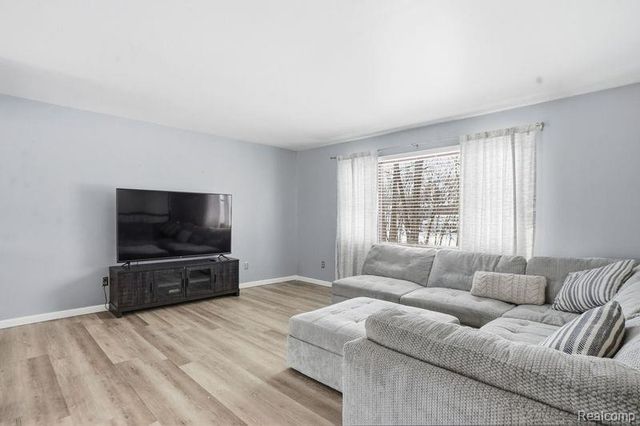 4531 Clifford Road, Brighton, MI 48116