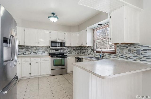 4531 Clifford Road, Brighton, MI 48116