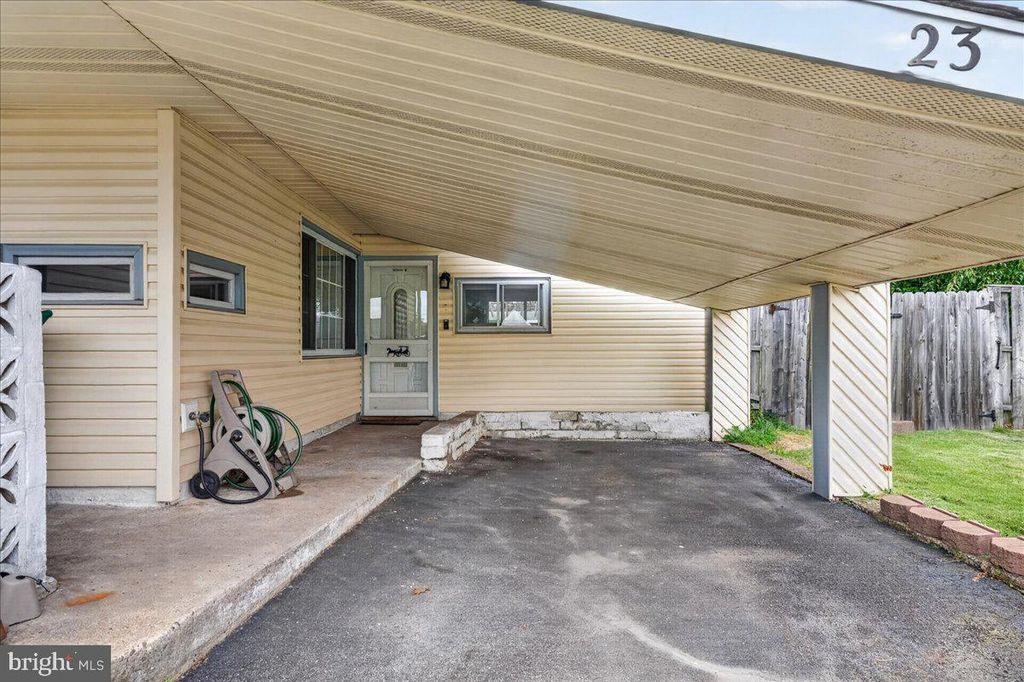 23 DISK LN, LEVITTOWN, PA 19055 — photo 2