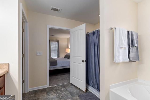 2896 S Hills S, Riverdale, GA 30296