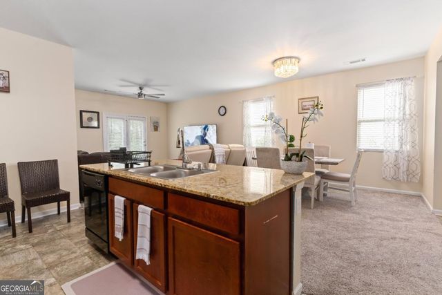 2896 S Hills S, Riverdale, GA 30296