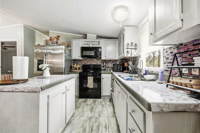 906 Sundown Meadows Street, Crosby, TX 77532