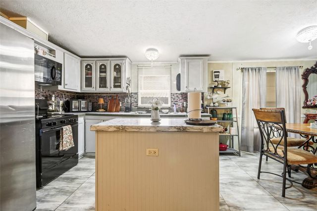 906 Sundown Meadows Street, Crosby, TX 77532