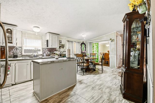 906 Sundown Meadows Street, Crosby, TX 77532