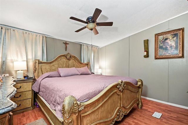 906 Sundown Meadows Street, Crosby, TX 77532