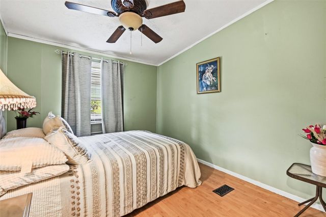 906 Sundown Meadows Street, Crosby, TX 77532