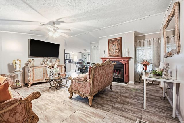 906 Sundown Meadows Street, Crosby, TX 77532
