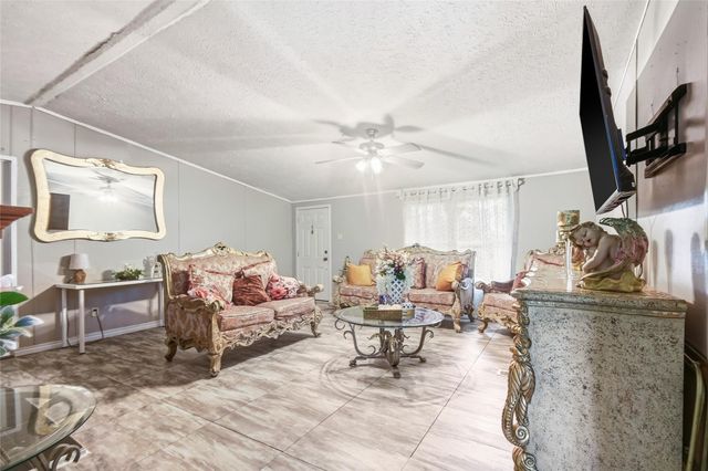 906 Sundown Meadows Street, Crosby, TX 77532